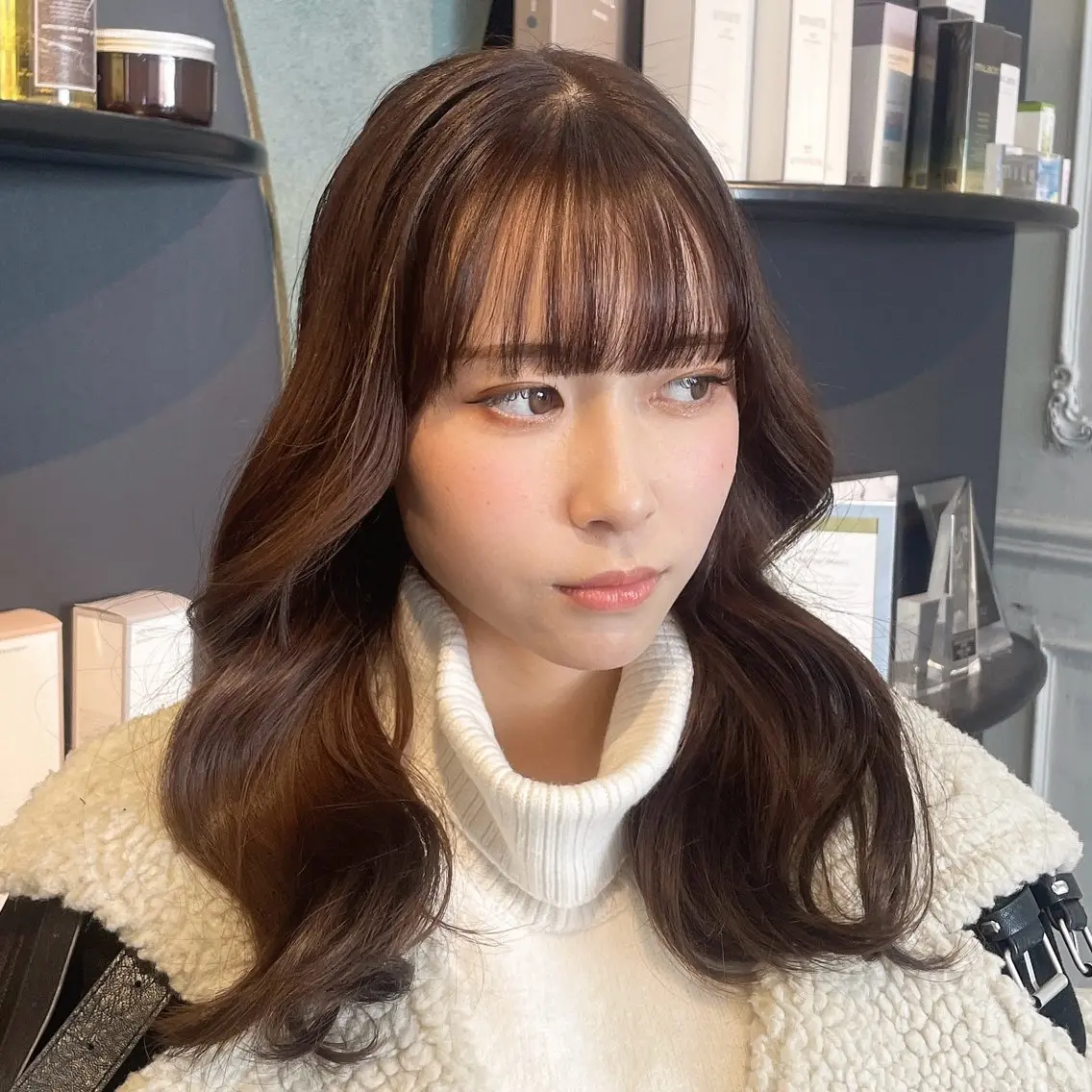 ロング チョコレートブラウン MaisonHALU さくらのヘアスタイル