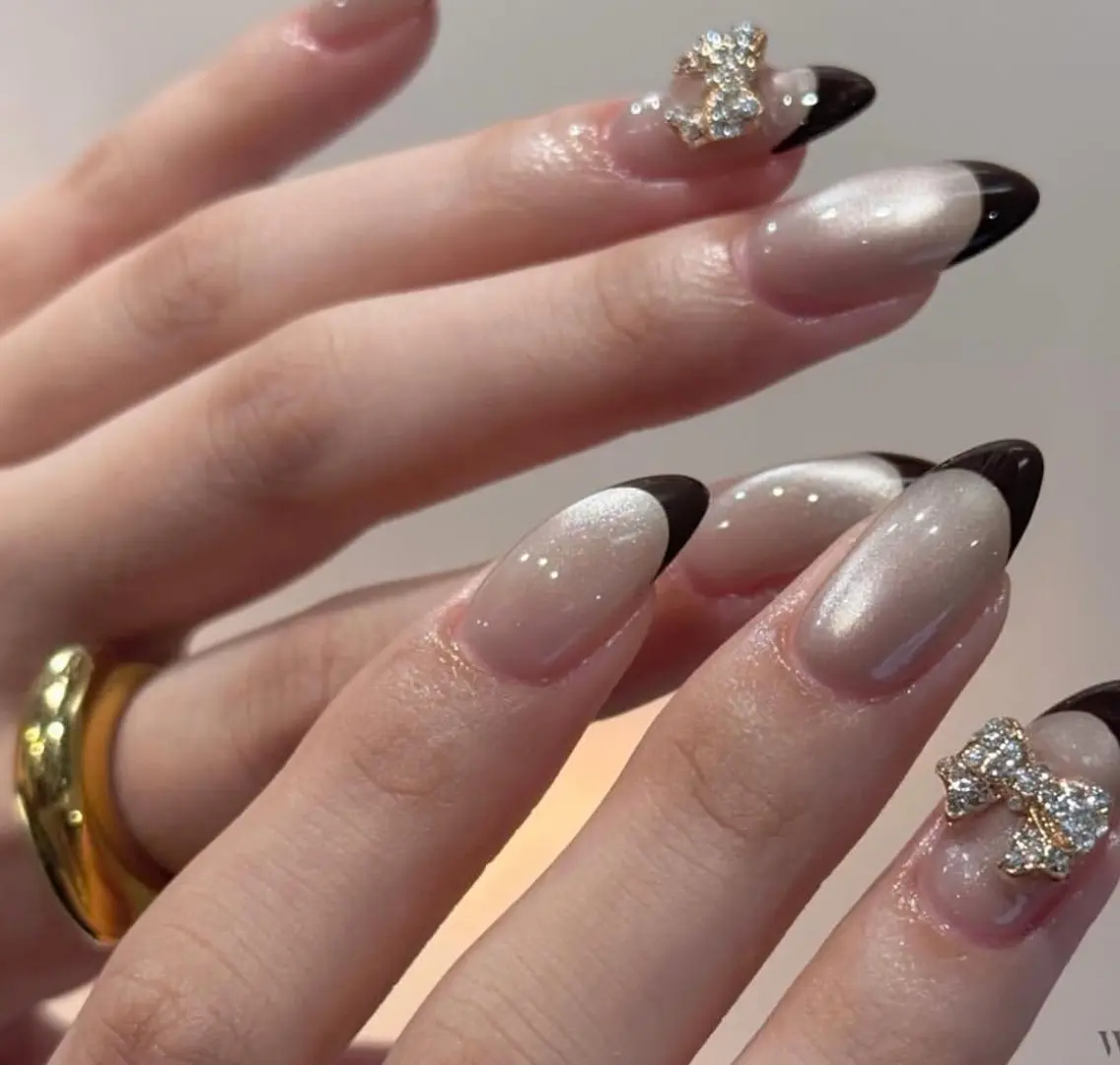 ネイル アートネイル フレンチネイル ジェルネイル キラキラネイル ニュアンスネイル ハンドネイル Ryu Nail NekoChanのネイルデザイン