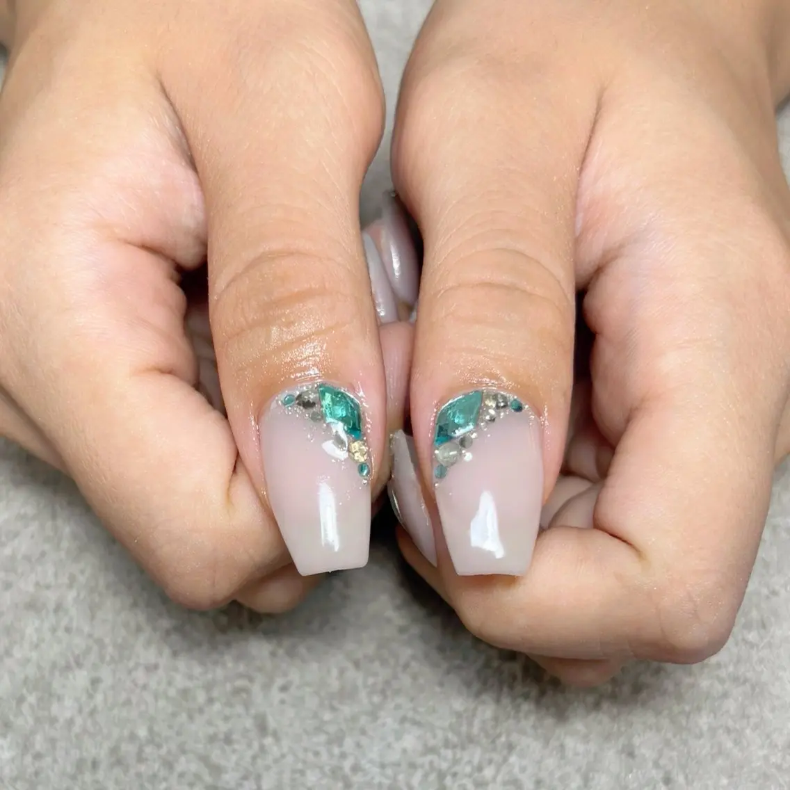 ネイル ハンドネイル nailroom DIASOMNIAのネイルデザイン
