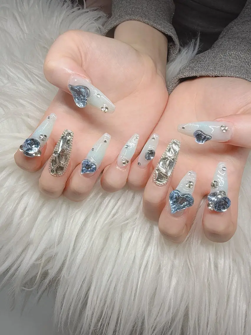 ネイル Lee Nailsのネイルデザイン