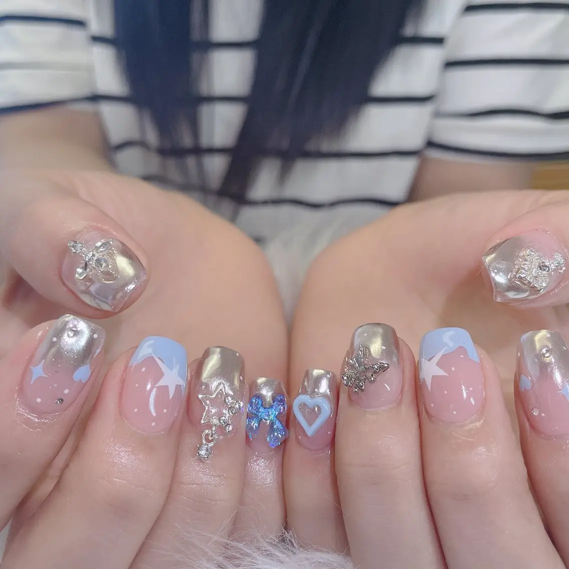 ネイル 成人式 ロングネイル マグネットネイル 大理石ネイル(マーブル) リボン ハンドネイル MoMoA Nail ネイル長さ出し専門店のネイルデザイン