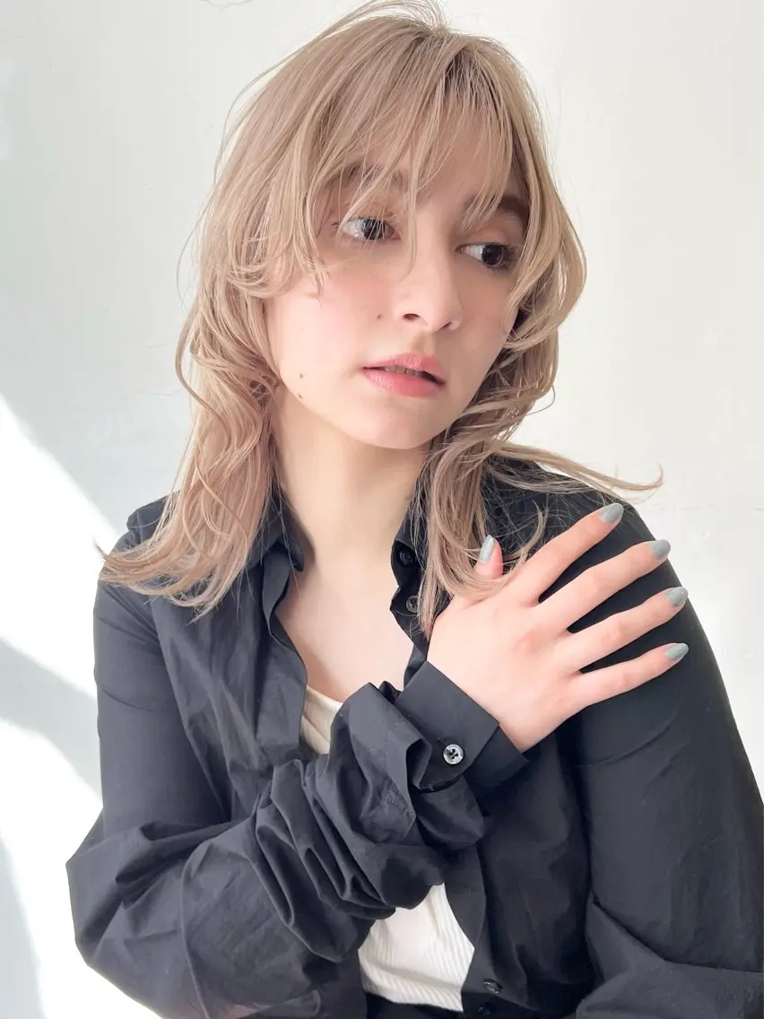 セミロング カラー ベージュカラー ブリーチ ケアブリーチ ダブルカラー ミルクティーベージュ HARU//原宿🤍 リピート率NO.1のヘアスタイル