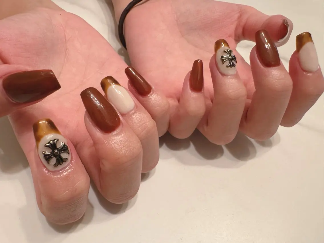 ネイル べっ甲ネイル ブルー ボルドー ロングネイル 持ち込み ハンドネイル Nail Salon K&Rのネイルデザイン