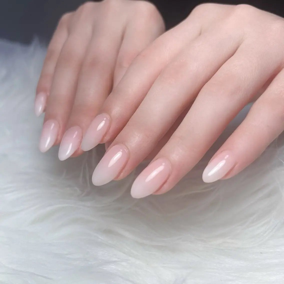 🧡グラデーションネイル🧡透明感溢れるカラーで華やかに💅🏻の写真