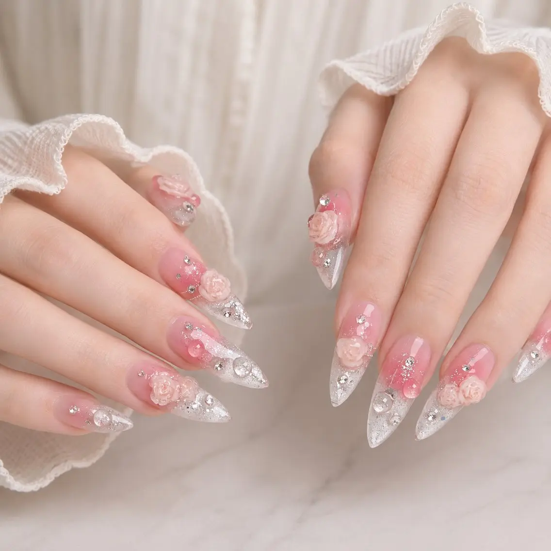 ネイル フレンチネイル ジェルネイル 韓国ネイル マグネットネイル 持ち込み ハンドネイル Royal Nail-RINAのネイルデザイン