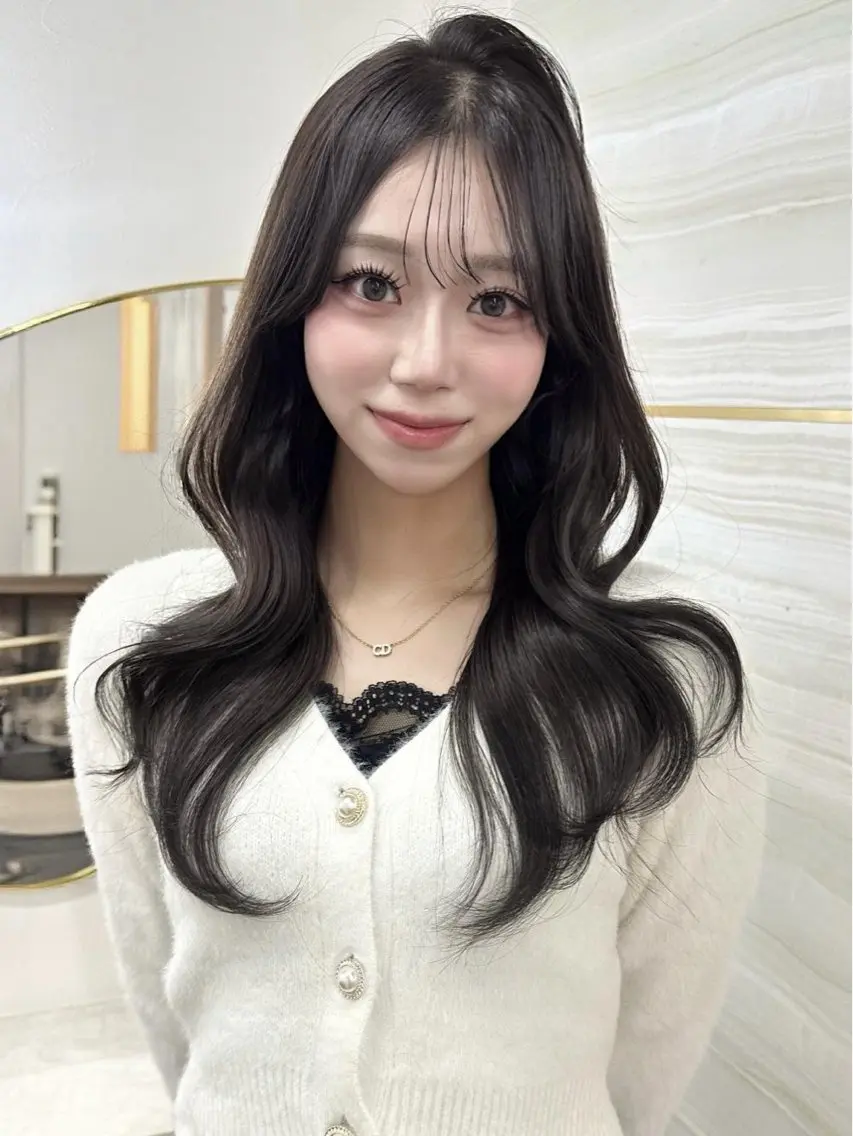 ロング カラー ヘアカラー トリートメント 🎀asumi🍓 ハイトーン🎀のヘアスタイル