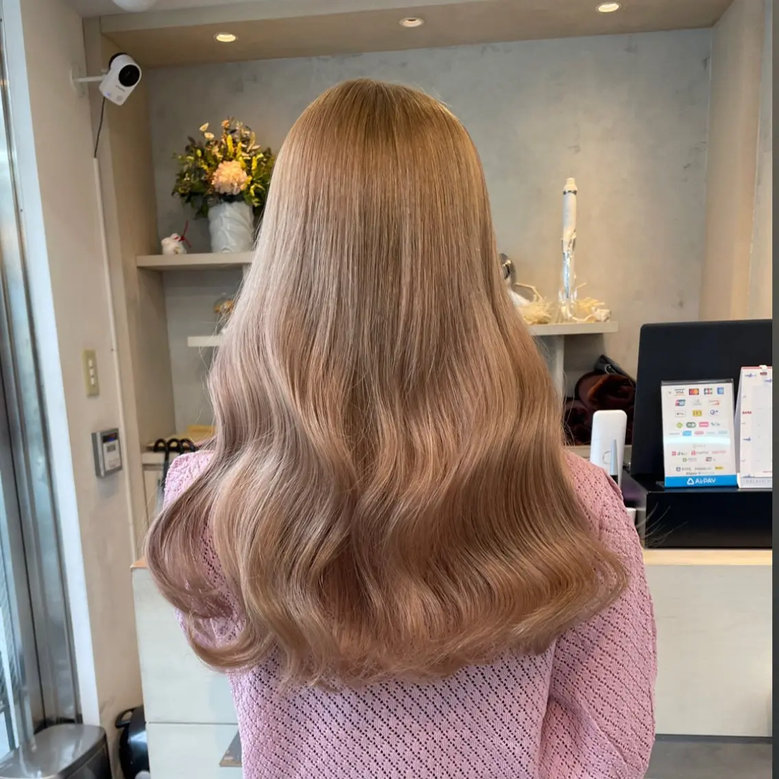 ロング カラー ベージュカラー ミルクティーベージュ ブリーチなしピンク 赤井龍斗のヘアスタイル