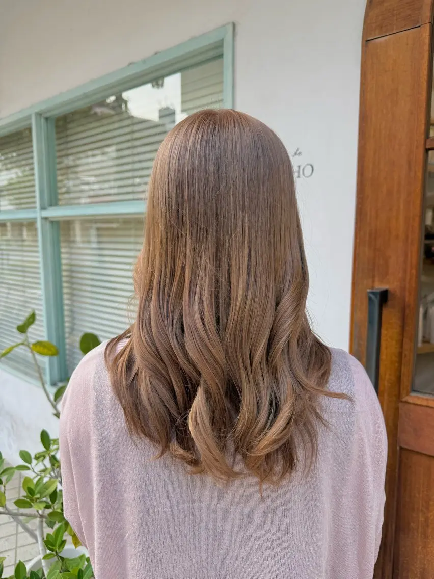 セミロング カラー ベージュカラー ミルクティーベージュ ヘアカラー かとう なこ🐾のヘアスタイル
