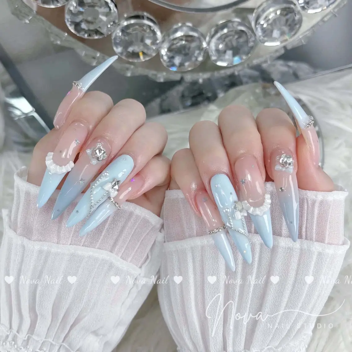 ネイル アートネイル ジェルネイル 韓国ネイル ニュアンスネイル ハンドネイル Luna Nail.Novaのネイルデザイン