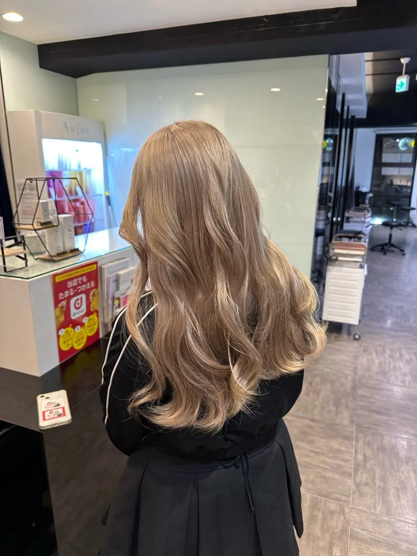 ロング ヘアカラー レイヤー/艶カラー ROKUのヘアスタイル
