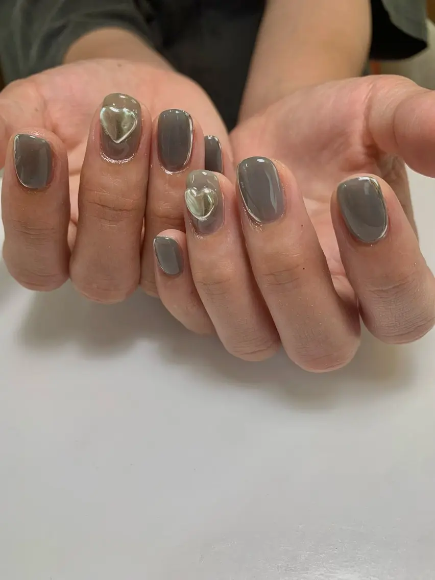 ネイル グリーン ミラーネイル is..nail 🌷sonokoのネイルデザイン