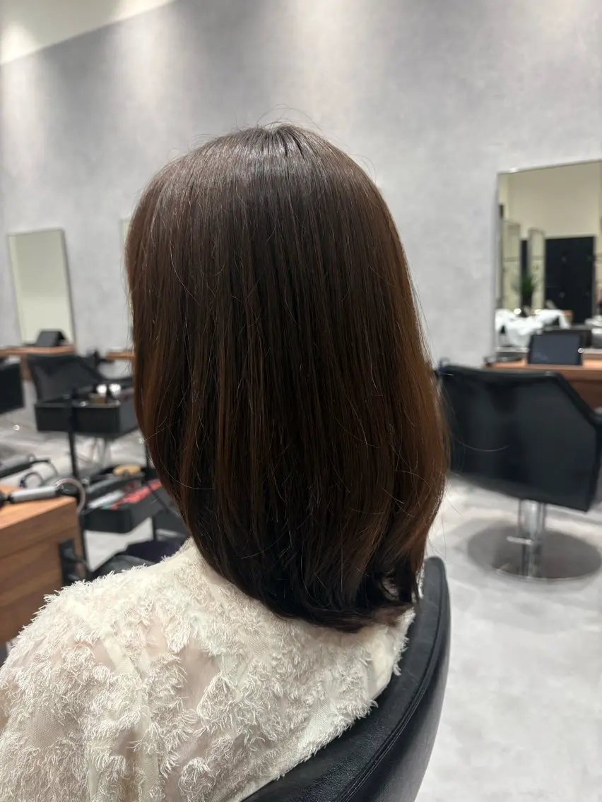 ミディアム レイヤーカット ローレイヤー 髙田 千華 髪質改善ストレートのヘアスタイル