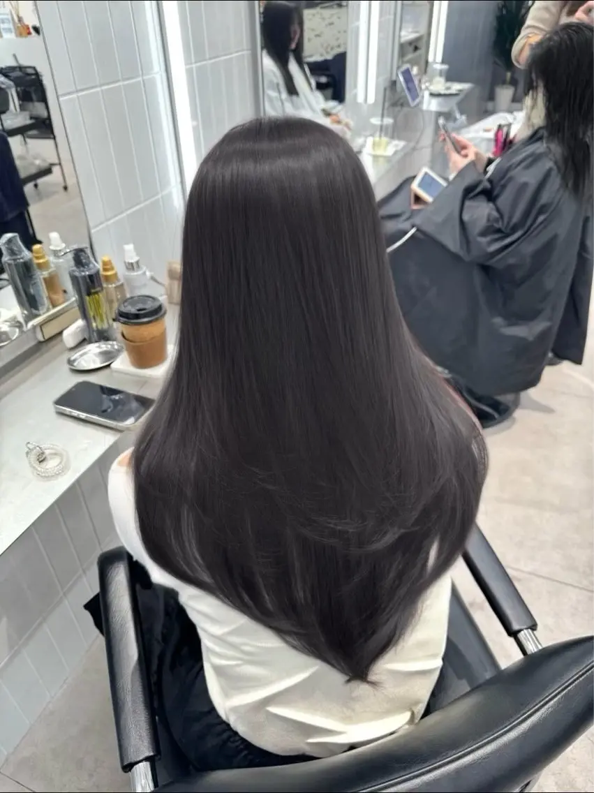 ミディアム ヘアカラー モデル支持率Ｎｏ．1 透明感グレージュのヘアスタイル
