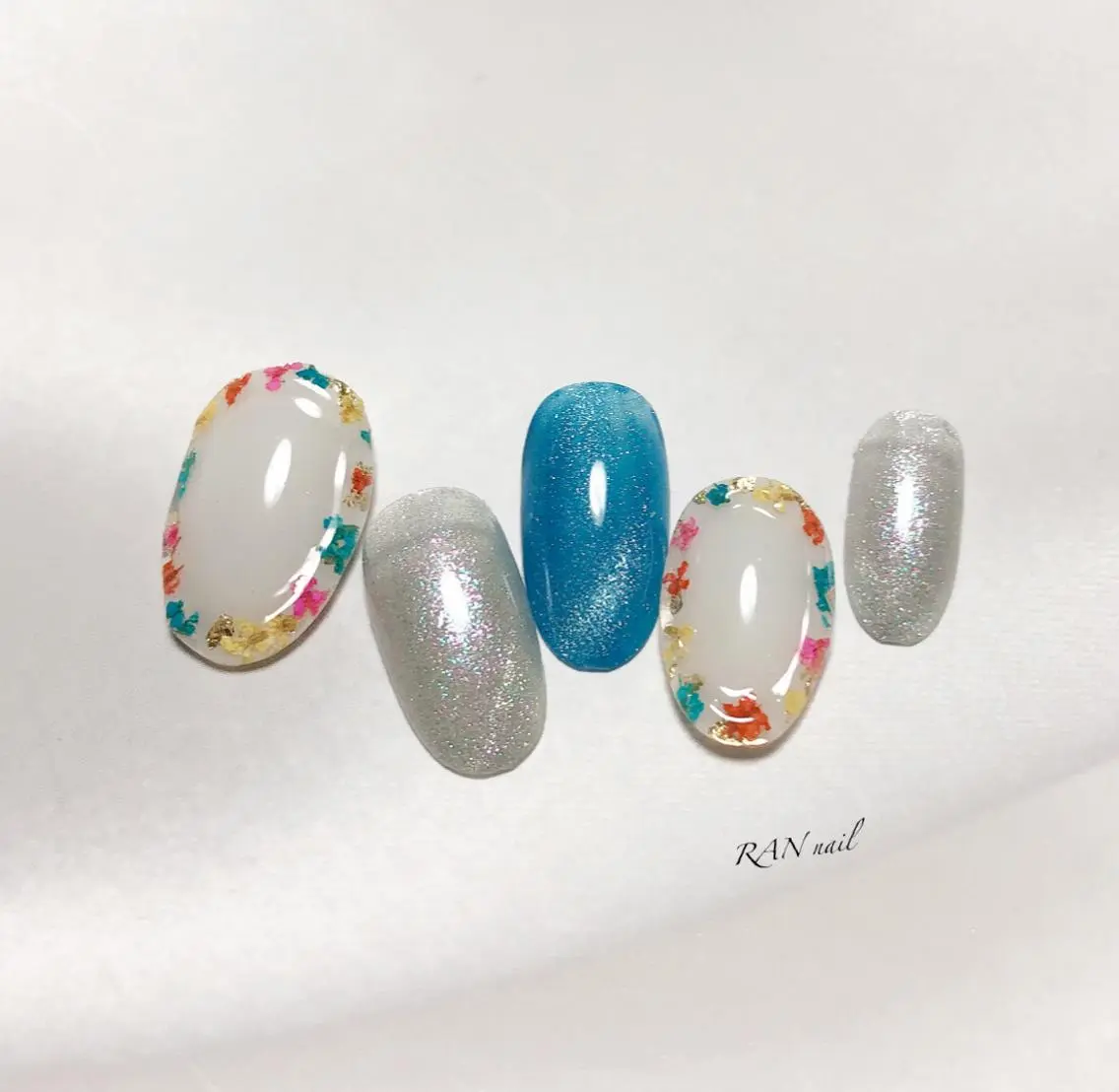ネイル 入学式 フラワーネイル フットネイル 卒業式 キラキラネイル ハンドネイル フットネイル RAN nailのネイルデザイン