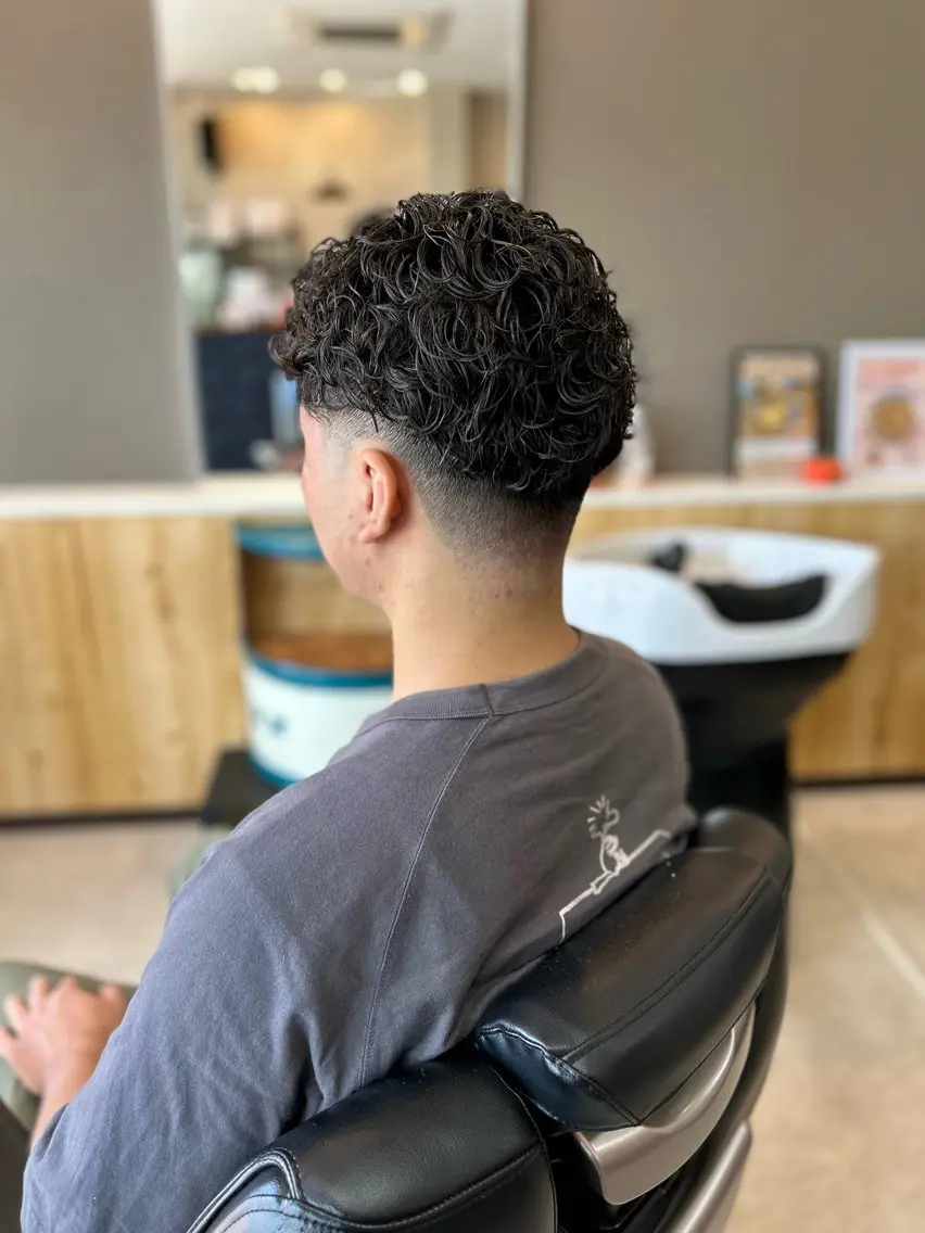 パーマ メンズ 伊禮 海凪のヘアスタイル