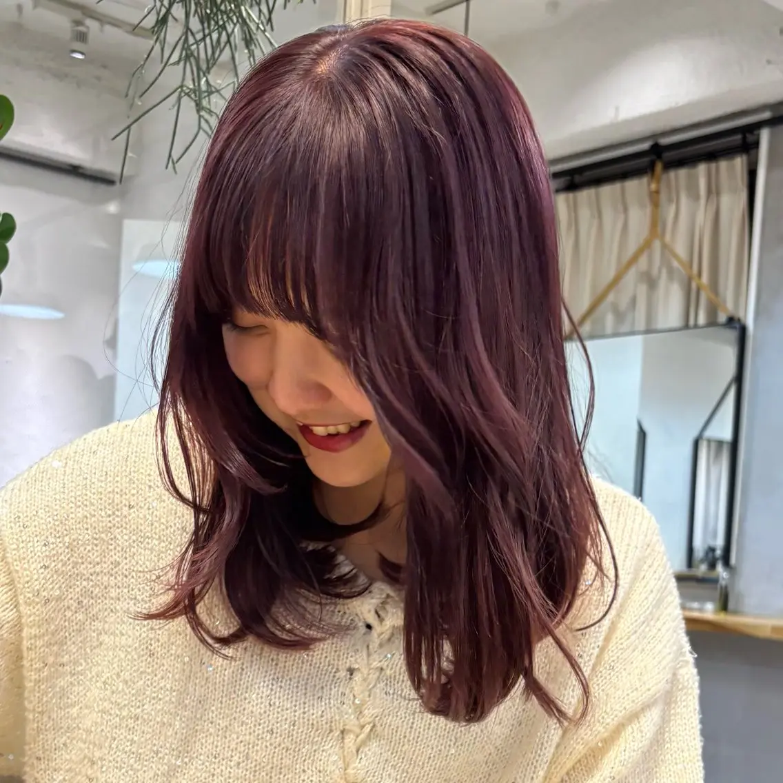 セミロング 盛れる透明感カラー・ momokaのヘアスタイル