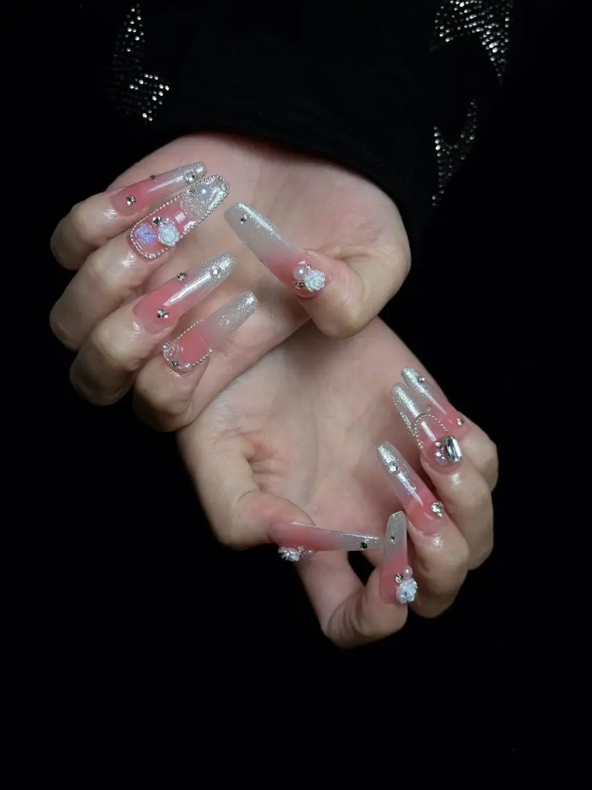 ネイル ハンドネイル ongles chicのネイルデザイン