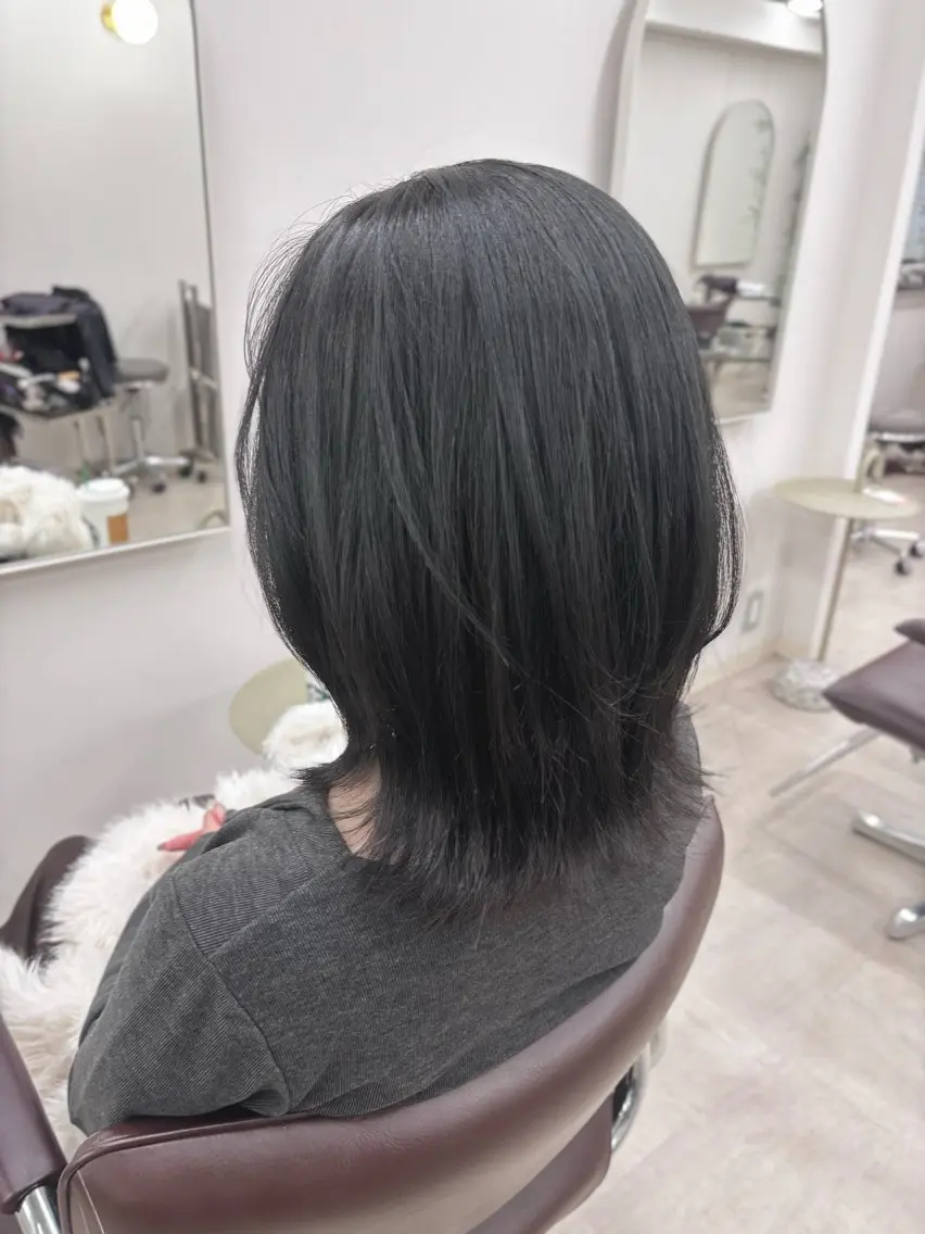 ミディアム カラー 渋谷｜透明感カラー 🫧🤍｜rinaのヘアスタイル