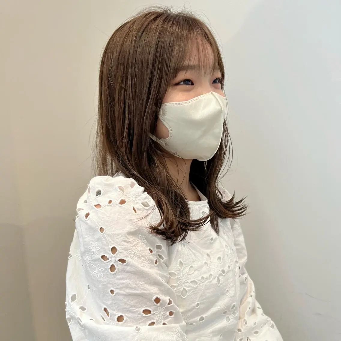 ミディアム カラー ベージュカラー 透明感カラー 🦭era shiori🦭のヘアスタイル