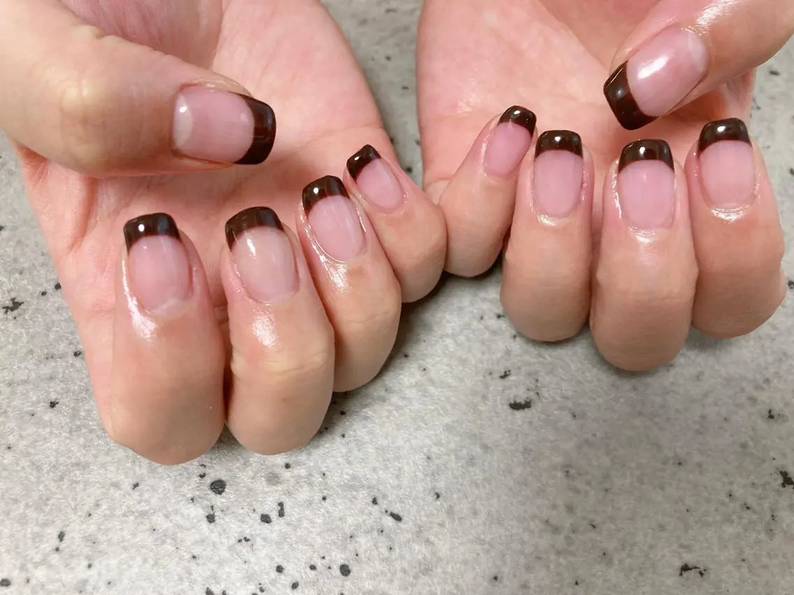 ネイル ブラウン フレンチネイル mogunail &blowのネイルデザイン