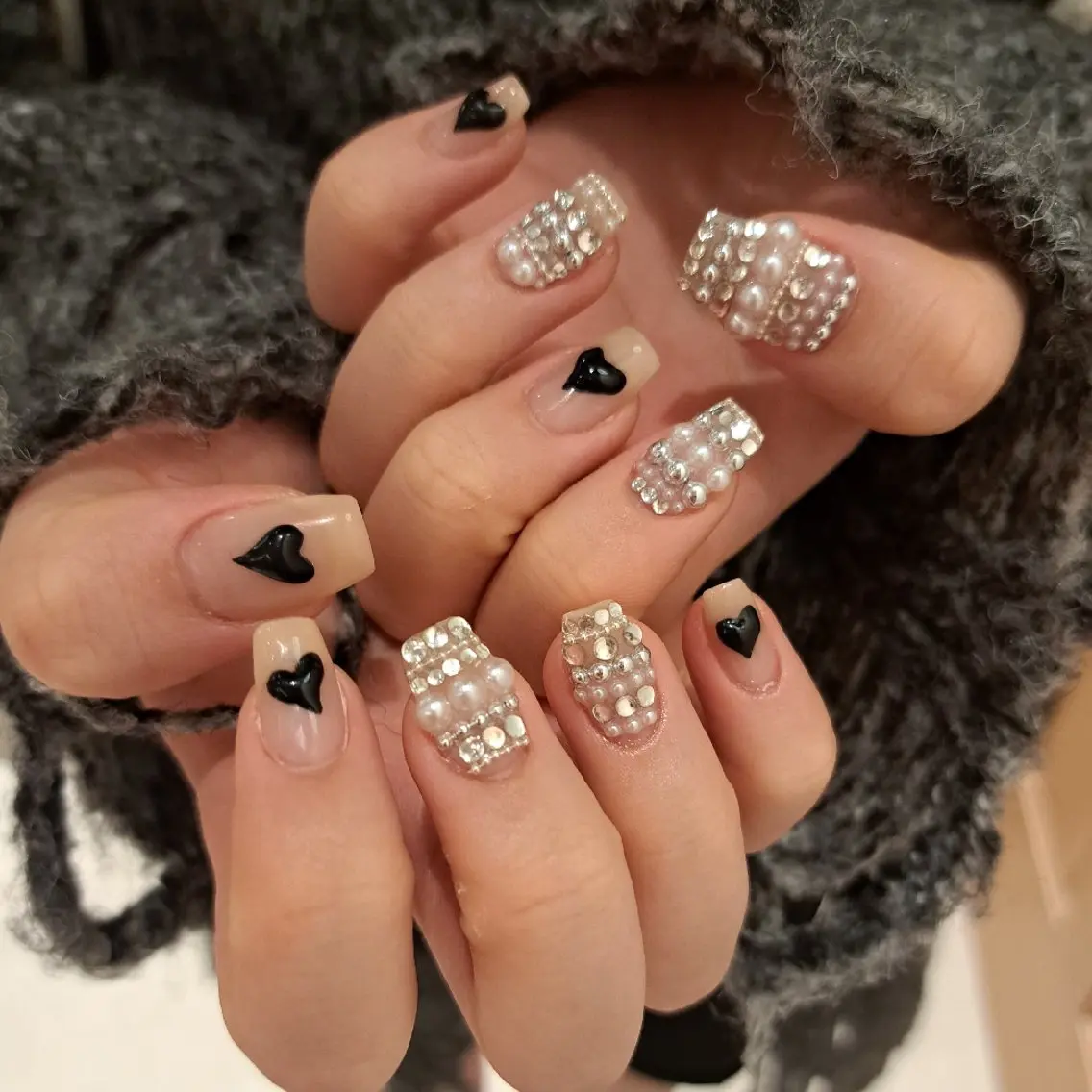 ネイル アートネイル ジェルネイル キラキラネイル 持ち込み ぷっくりネイル ハンドネイル Nail mood デザイン持ち込みokのネイルデザイン