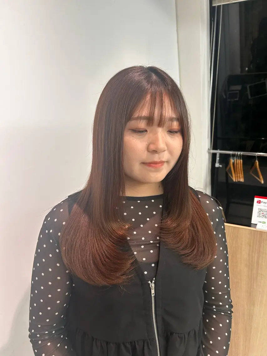 セミロング 顔まわりレイヤー 顔周りカット レイヤーカット 大村 咲羅のヘアスタイル