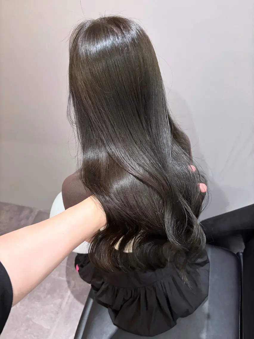 ロング 切りっぱなしボブ ボブ 顔まわりレイヤー 顔周りカット 髪質改善 kyon🎀 透明感カラー/西梅田のヘアスタイル