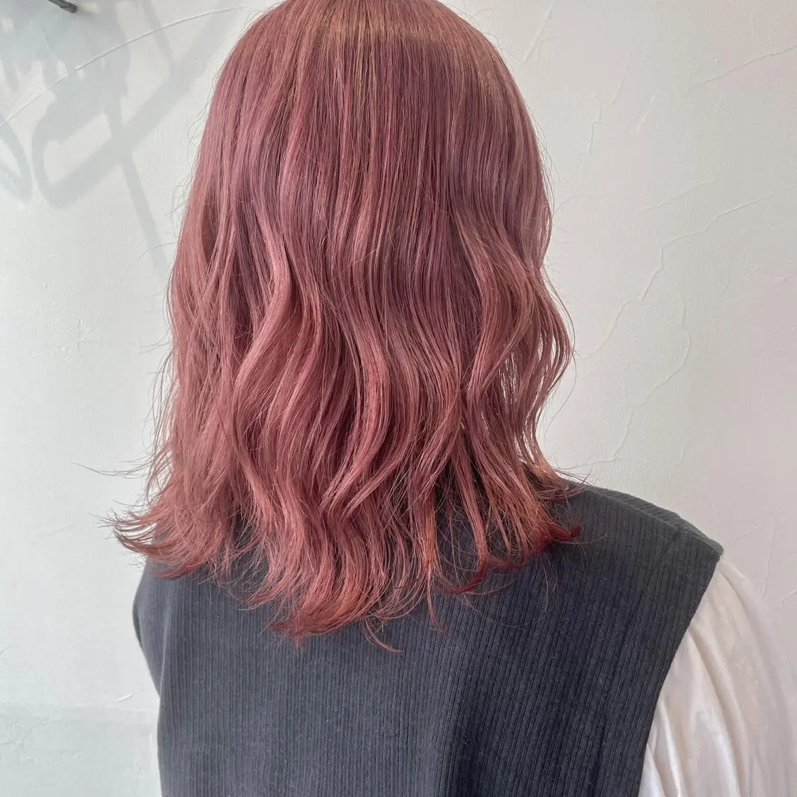 セミロング アッシュ Lit.豊橋 夏目のヘアスタイル