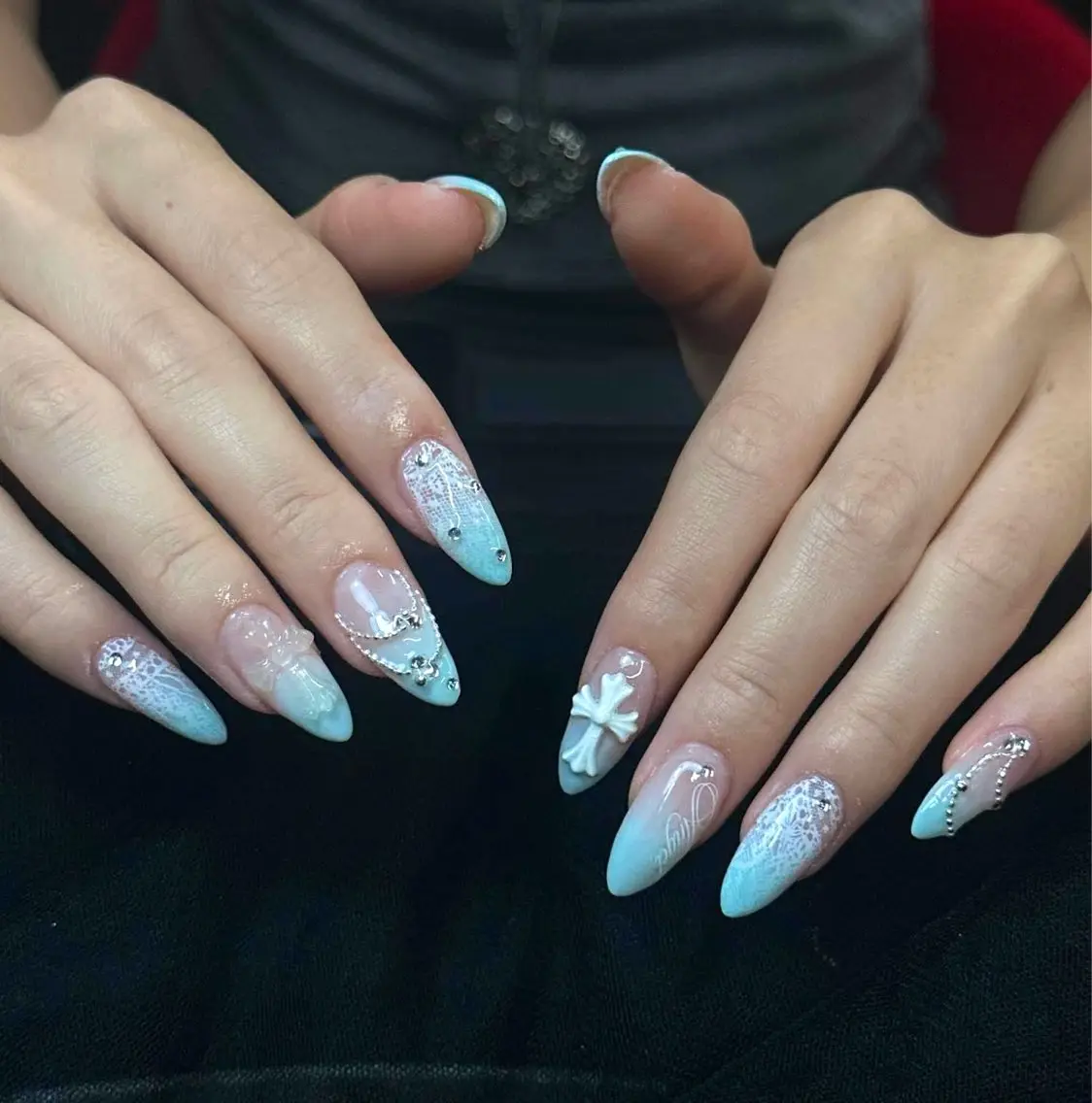 ネイル ブルー ガーリー グラデーション 韓国ネイル レース Iconic Nailのネイルデザイン
