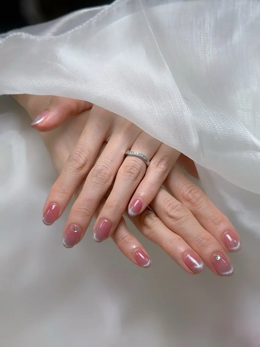 ネイル フレンチネイル マグネットネイル マグネットフレンチ ハンドネイル Maggie nailクロのネイルデザイン