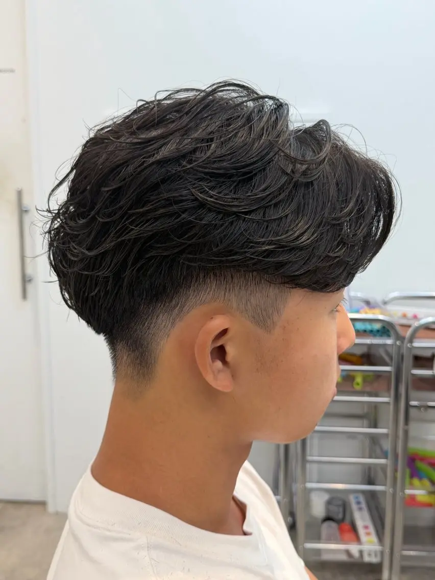 ショート パーマ メンズ フェザーパーマ メンズパーマ 学生（メンズ向け） 学生 パーマ fifth小笠原 郁のヘアスタイル