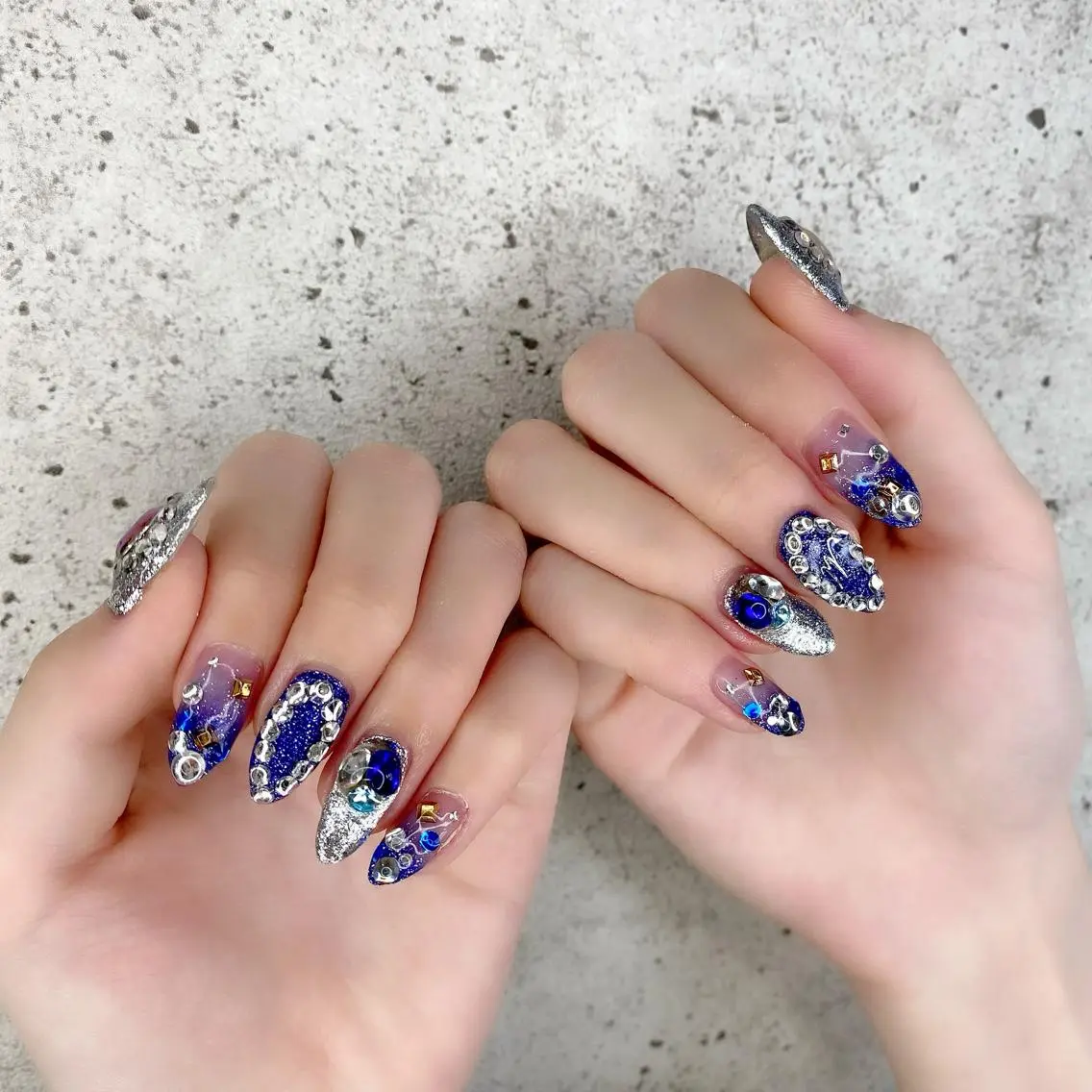 ロング カラー パーマ ヘアアレンジ メンズ キッズ ネイル マツエク・マツパ ブルーカラー ネイビーカラー シルバー アートネイル ブルー ハンドネイル Salon Ｋのネイルデザイン