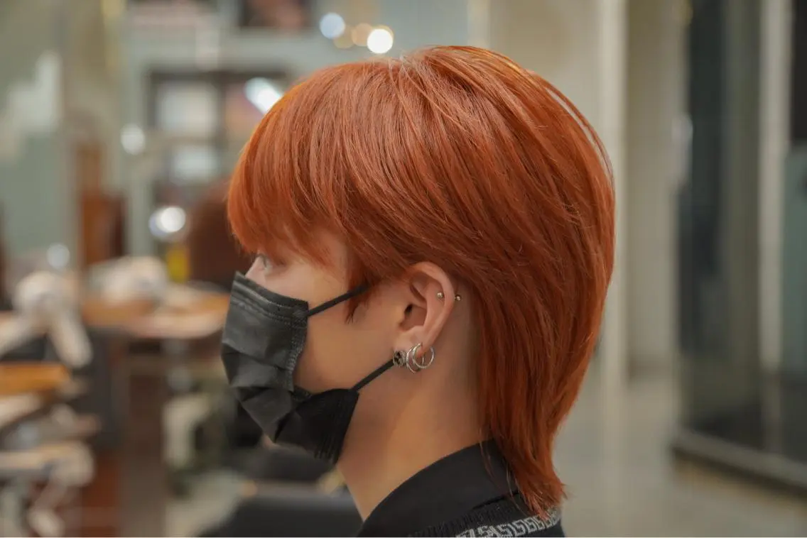 カラー ブリーチ オレンジ 能登谷 泉稀のヘアスタイル