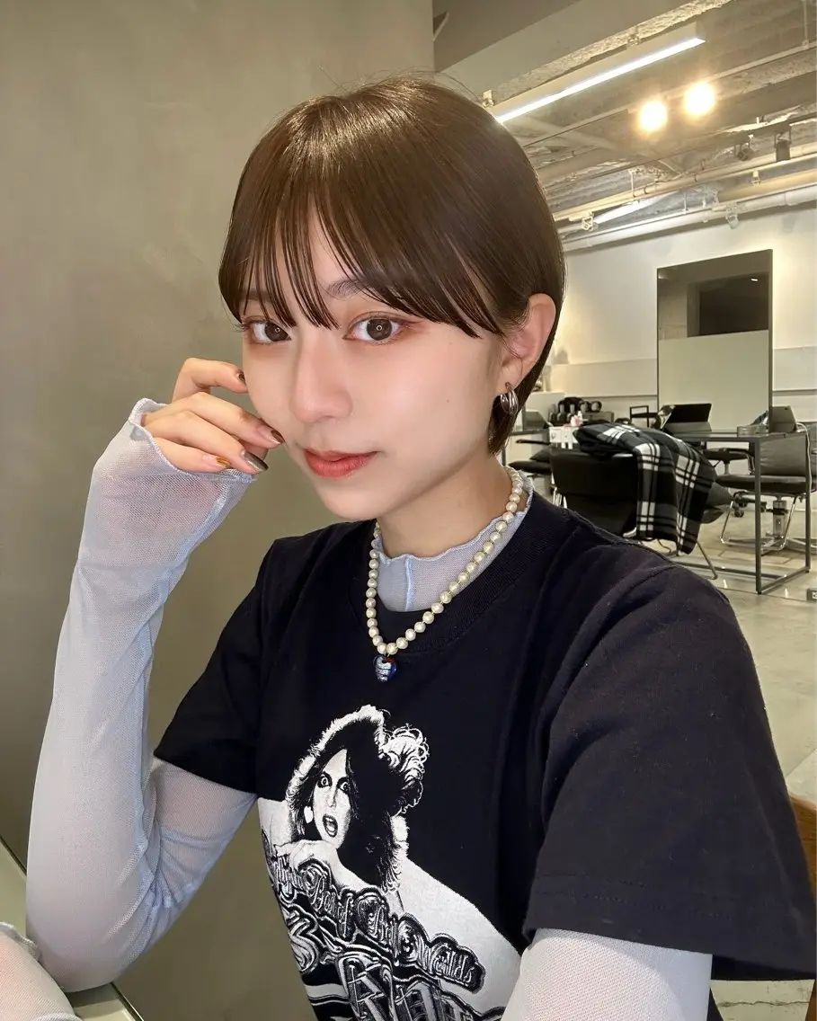 ショート カラー オリーブカラー ショートヘア ❤️ショートカット ・顔周りカット❤️のヘアスタイル