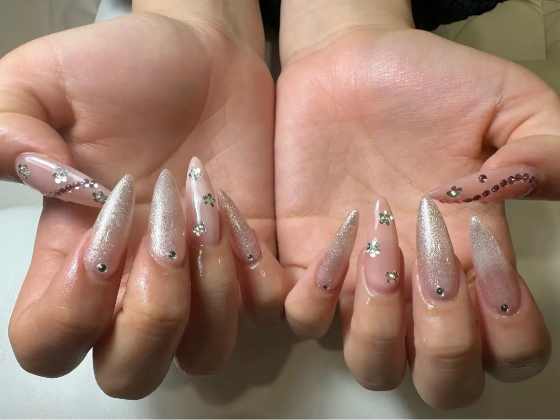 ネイル マグネットネイル ハンドネイル ハンドケア LYYM Salon Miraのネイルデザイン