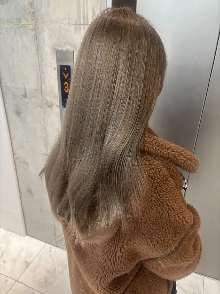 ロング カラー ヘアカラー トリートメント Lond Roleのヘアスタイル
