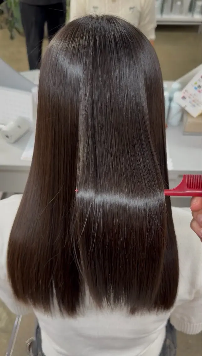 セミロング 縮毛矯正 ハタオカ サキのヘアスタイル