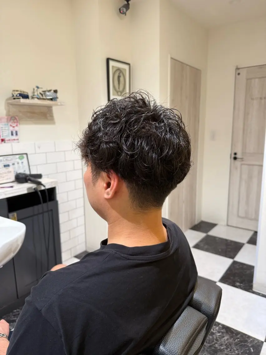ミディアム パーマ メンズ メンズパーマ 似合わせカットのヘアスタイル