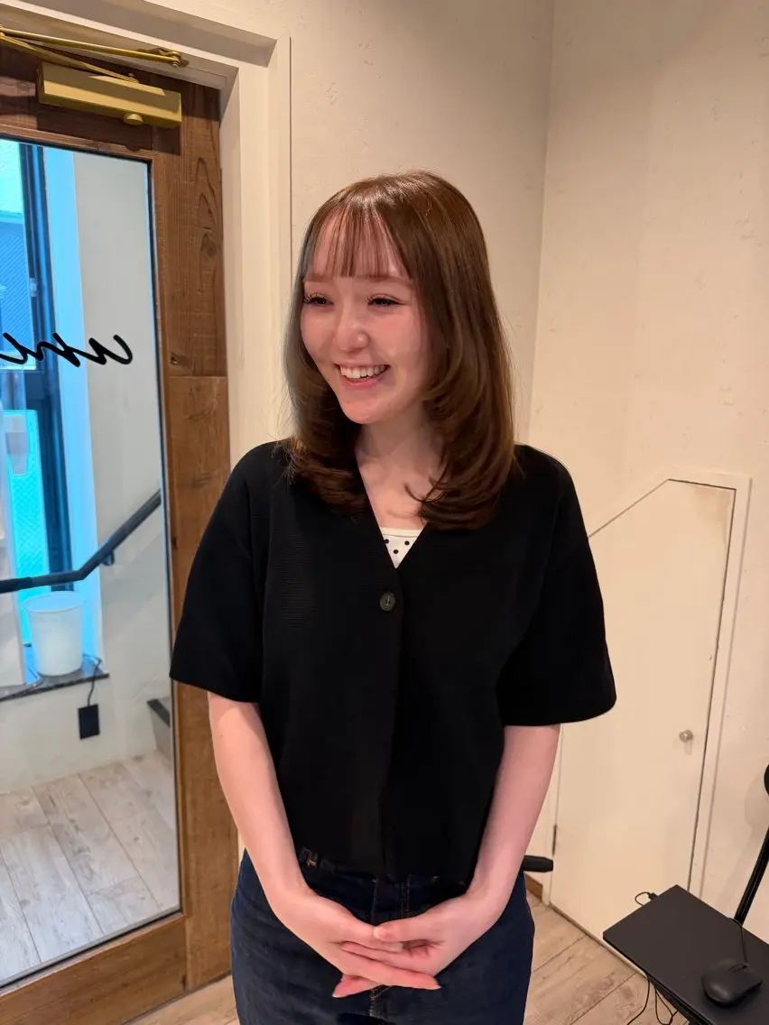 セミロング カラー レイヤーカット カット ヘアカラー トリートメント 渋谷 留菜のヘアスタイル