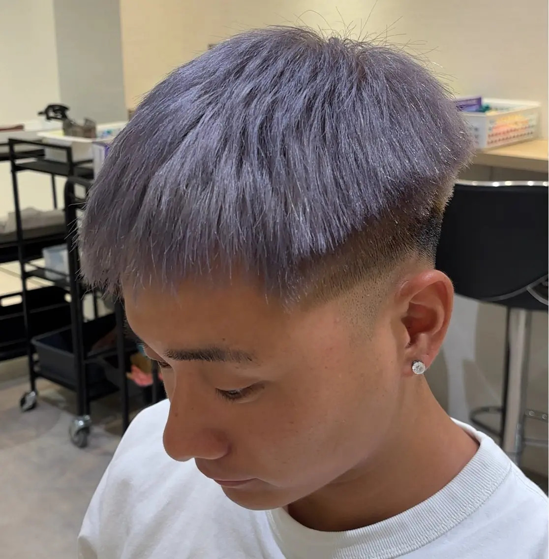 カラー メンズ メンズハイトーン ハイトーンカラー シルバー メンズパーマ美容師 りゅうせいのヘアスタイル