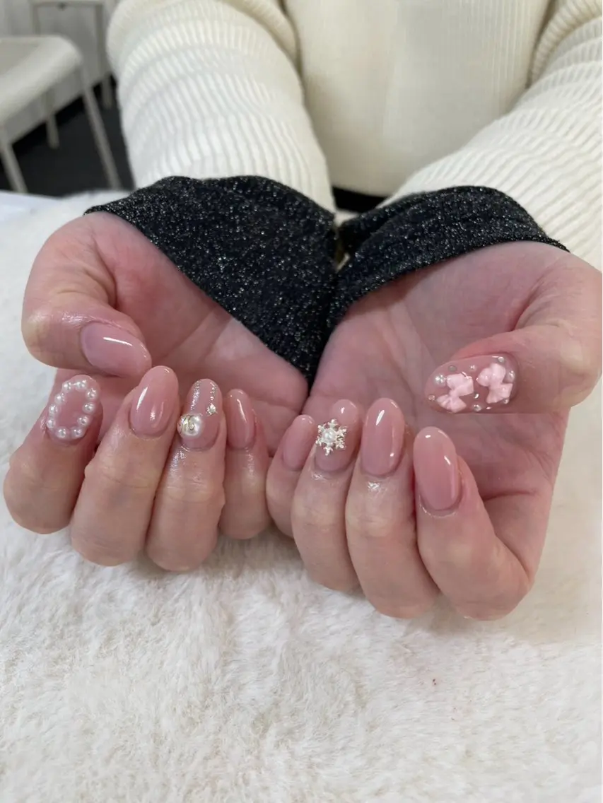 ネイル ガーリー ピンク ハンドネイル 心斎橋Salon Epokkuのネイルデザイン