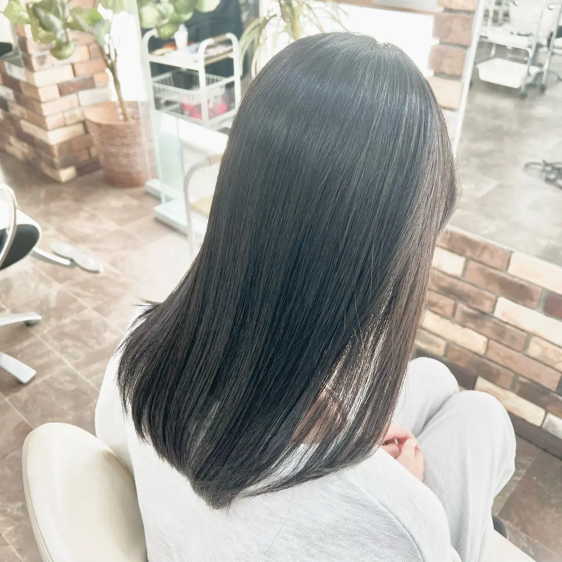 セミロング 髪質改善 大人女性の縮毛矯正/ 艶髪職人/馬渕樹のヘアスタイル