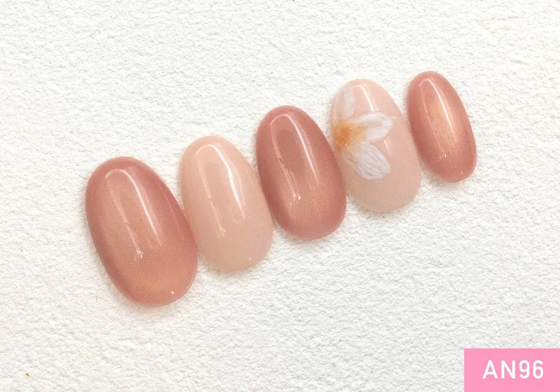 ネイル シルバー 新橋🌷 Nailのネイルデザイン