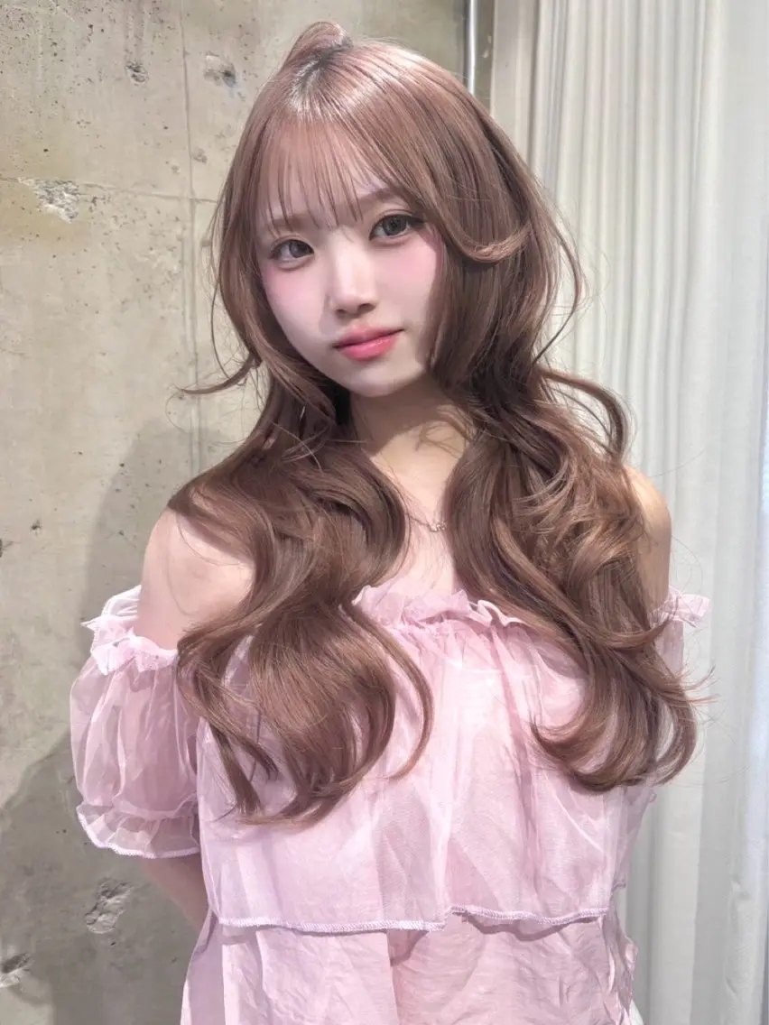 ロング カラー ベージュカラー ブリーチ ブロンド ブラウンカラー ブラウンベージュ カット ヘアカラー 透明感カラー Nau🎀のヘアスタイル