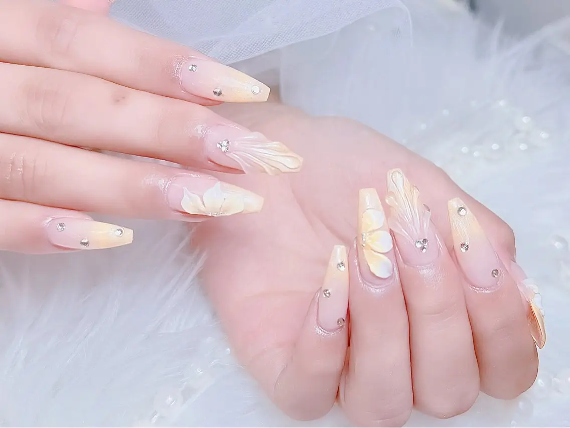 ネイル チークネイル 長さ出し フラッシュネイル フレンチネイル グラデーション ハンドネイル AN NAIL 高田馬場のネイルデザイン