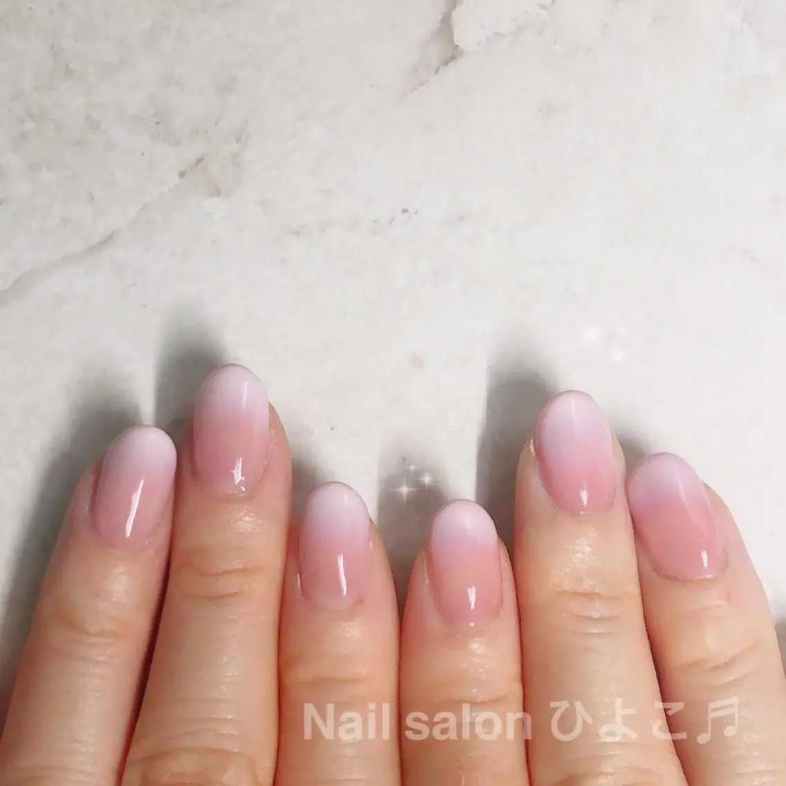 ネイル ジェルネイル グラデーション ホワイト Nail salon ひよこ♬のネイルデザイン