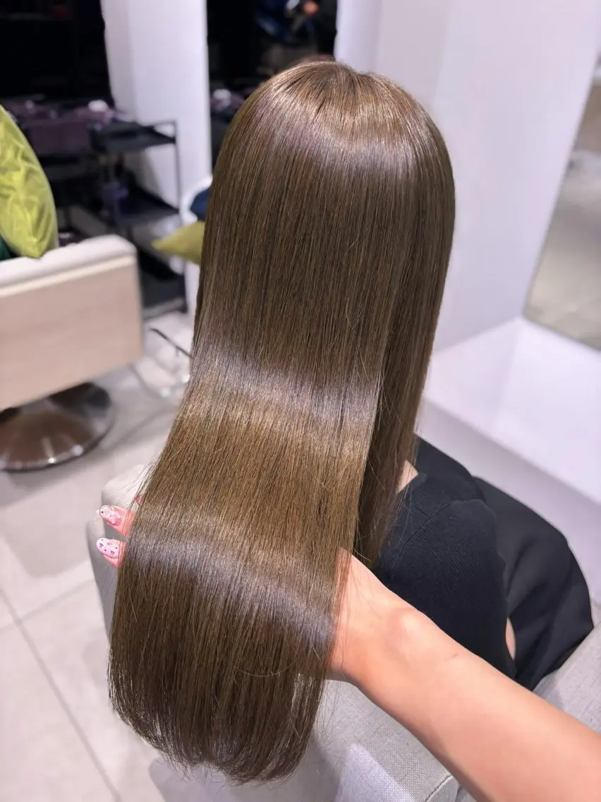 ロング カラー ブリーチ ブラウンカラー ブリーチなしカラー オリーブブラウン オリーブカラー ヘアカラー トリートメント 銀座/韓国レイヤー/ 艶カラー🍓原田侑依のヘアスタイル