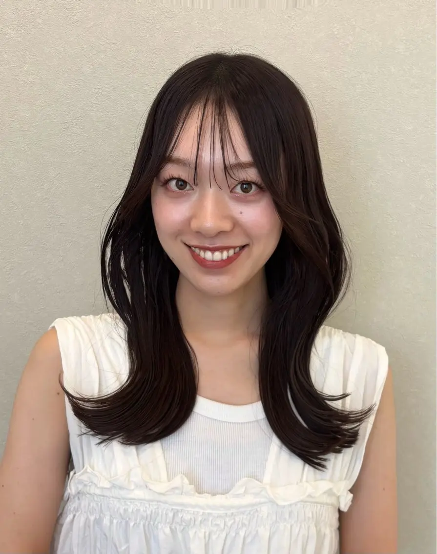 ミディアム mei / レイヤー 顔まわり 🤍のヘアスタイル