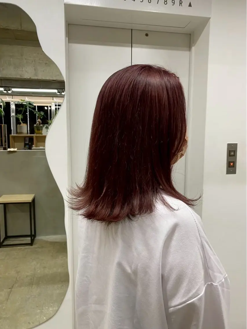 ミディアム カラー ヘアカラー 新屋 有希乃のヘアスタイル