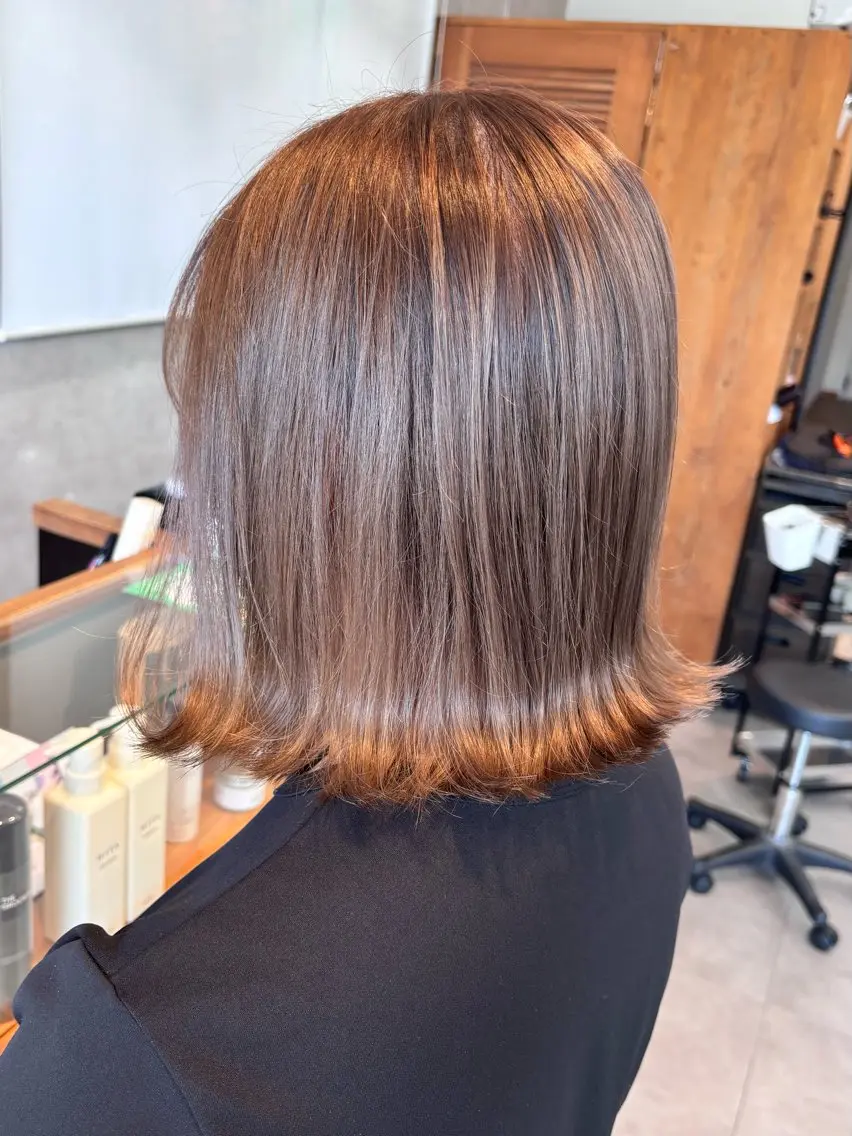 ミディアム カラー ベージュカラー ブリーチ 透明感カラー ボブ SAYA 🌱のヘアスタイル